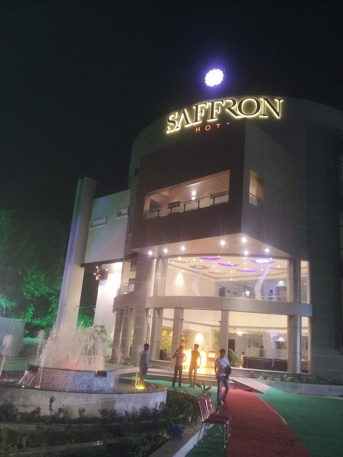 Saffron Hotel Jālna Exterior foto